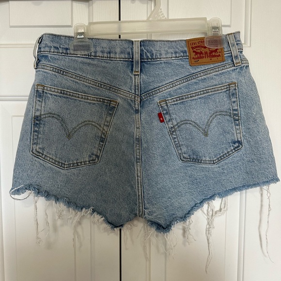 Levi’s 501 Jean shorts - Picture 2 of 6